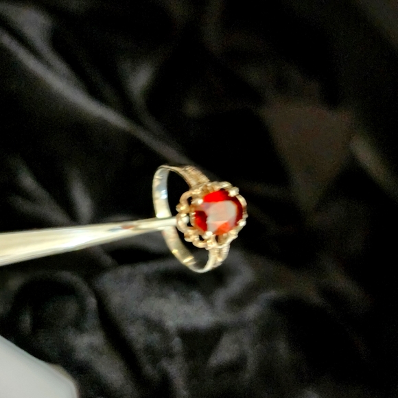 Red Spinel Ring size 7 - Picture 6 of 8